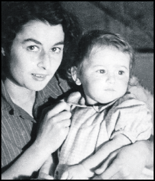 VIOLETTE AND TANIA AT VERA MAIDMENT'S HOME